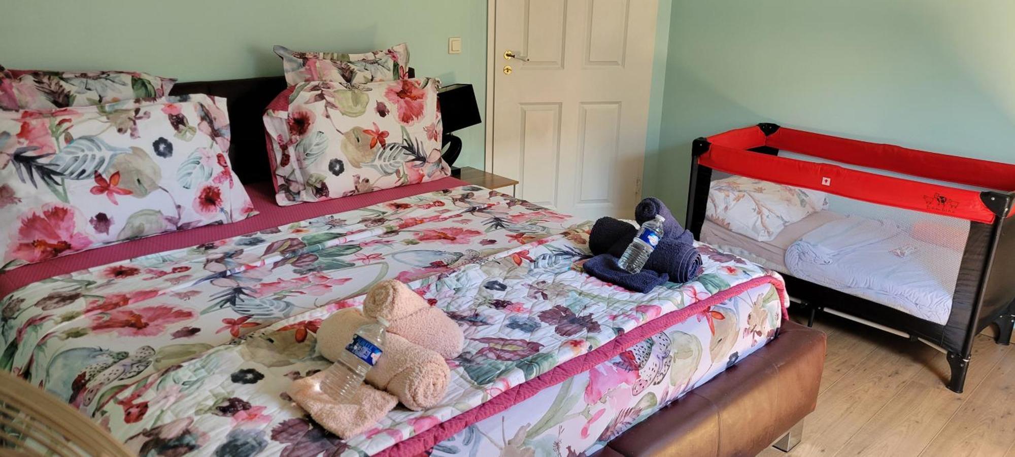 Cheri's Aparts Apartment *
